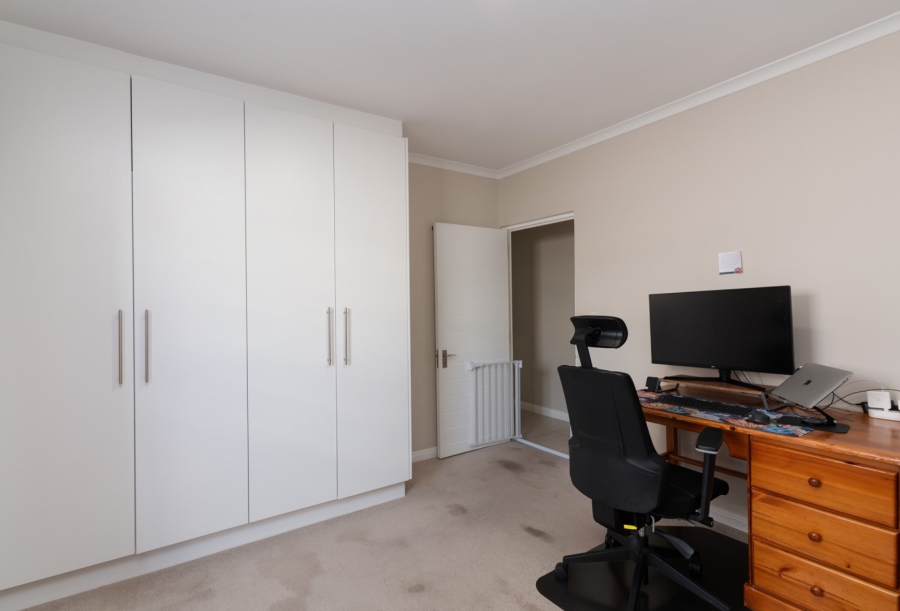 4 Bedroom Property for Sale in Sunningdale Western Cape